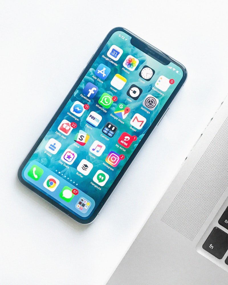 斗球App在最新iPhone 17 Pro Max上的运行界面预览 - 显示实时比分和赛事直播